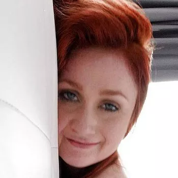 Porno Yıldızı Scarlet Skies